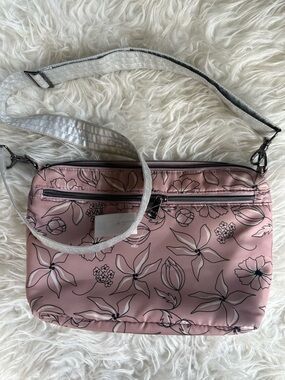 Lug Quilted Crossbody with Tote Handles Jitterbug Sketch Floral